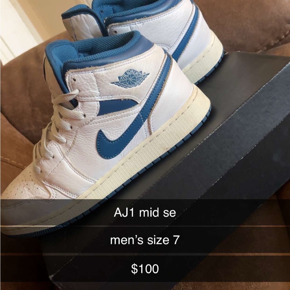 Jordan AJ1 Mid SE White and Blue Sneakers